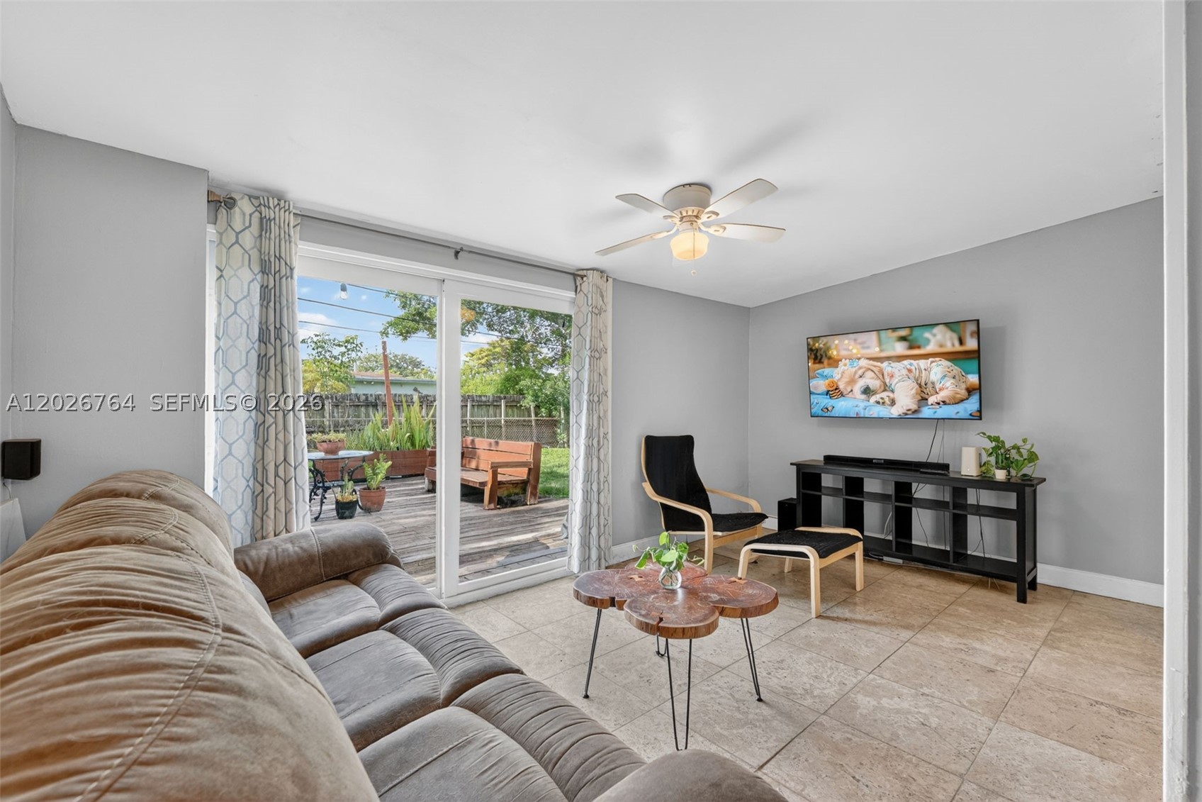 TWIN LAKES HOMES - Residential