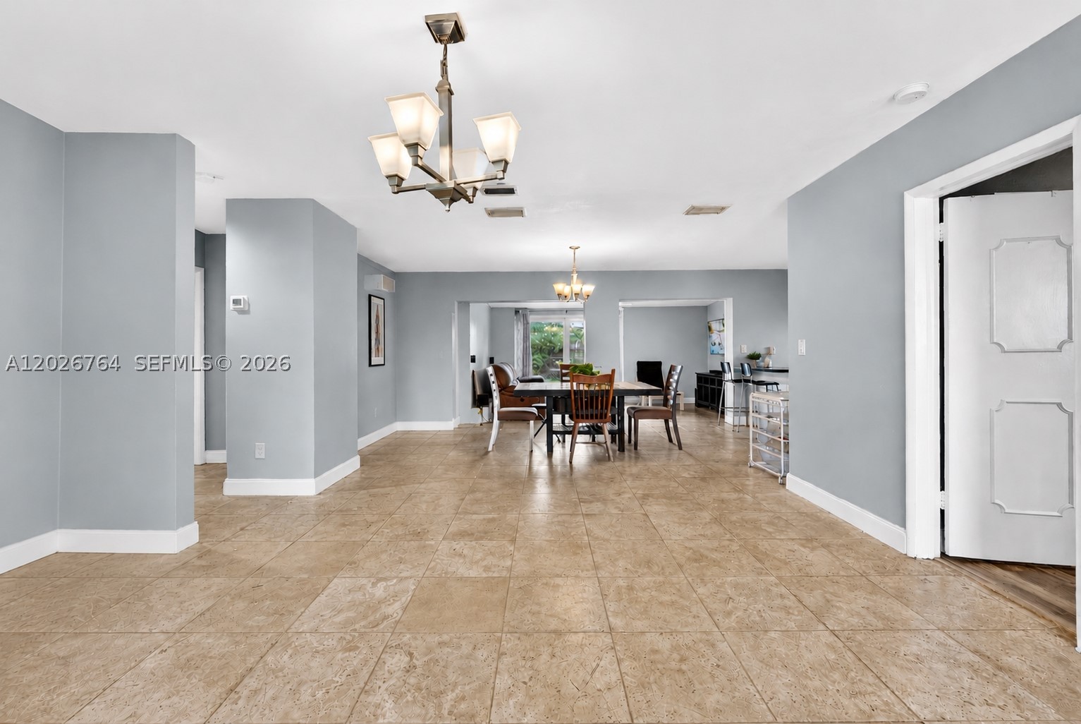 TWIN LAKES HOMES - Residential