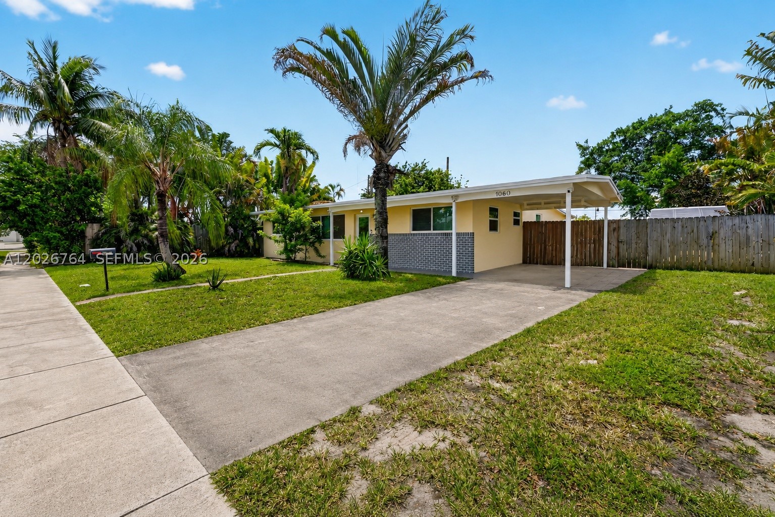 TWIN LAKES HOMES - Residential