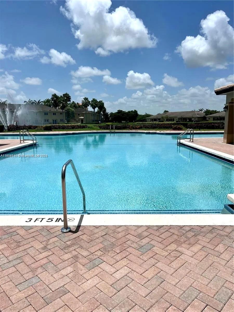 VILLAS AT CARMEL CONDO NO - Residential Lease