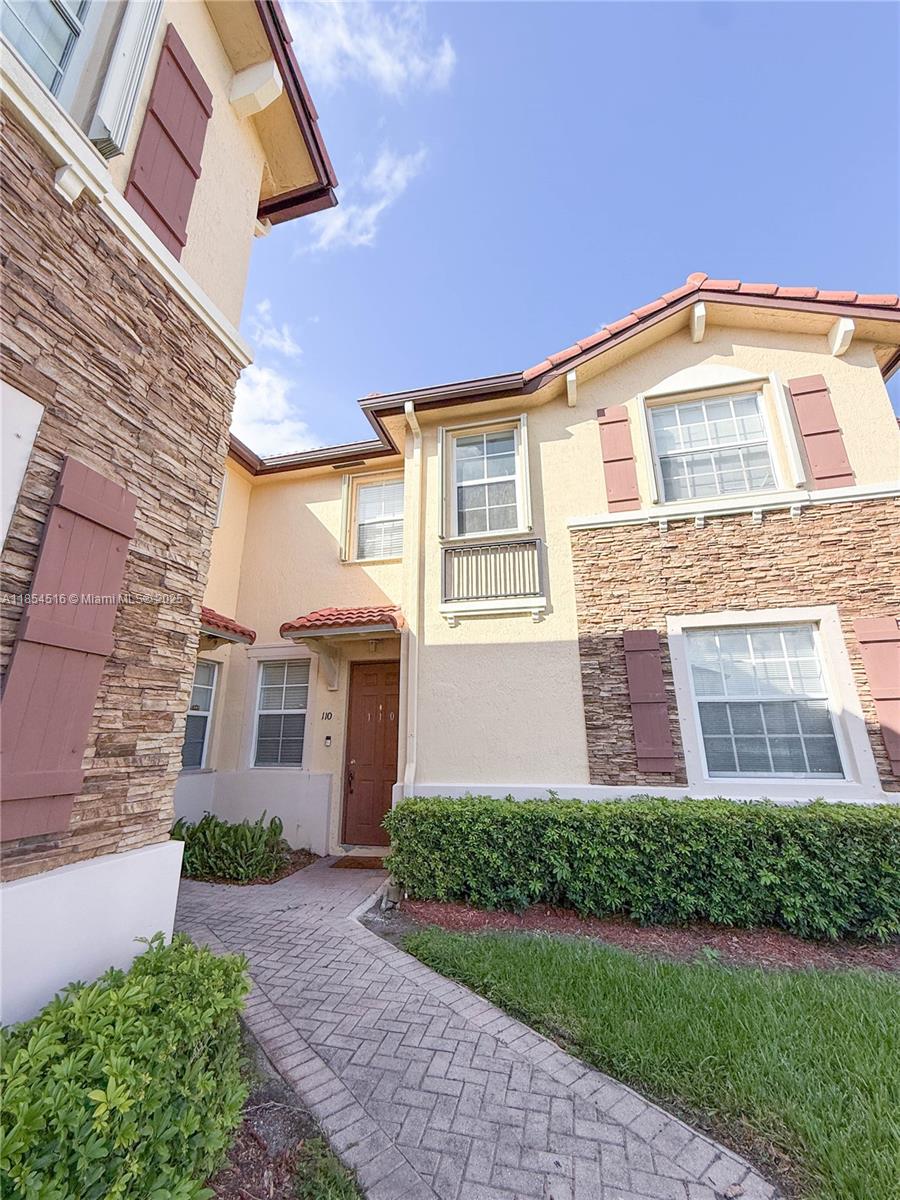 VILLAS AT CARMEL CONDO NO - Residential Lease