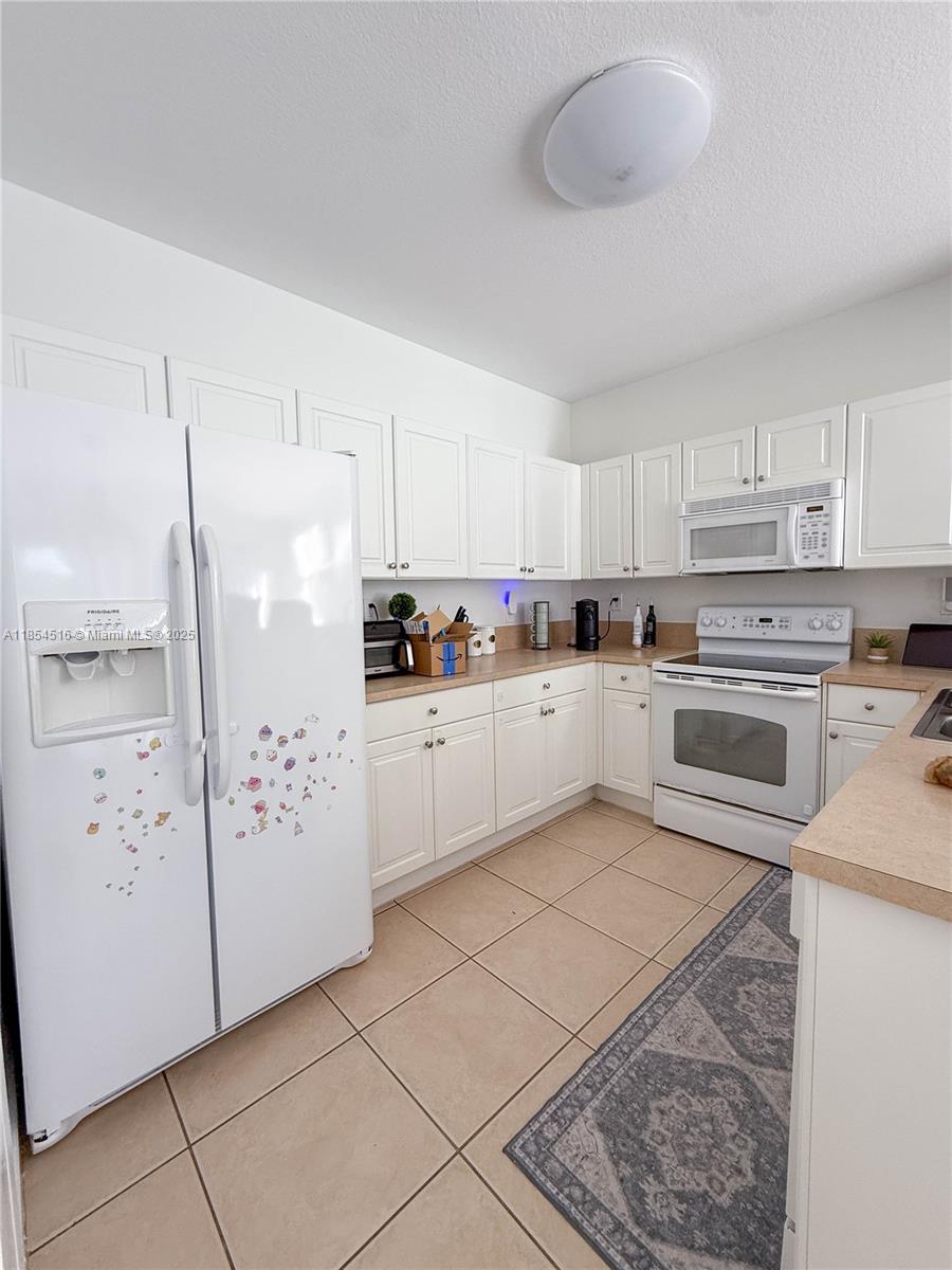 VILLAS AT CARMEL CONDO NO - Residential Lease