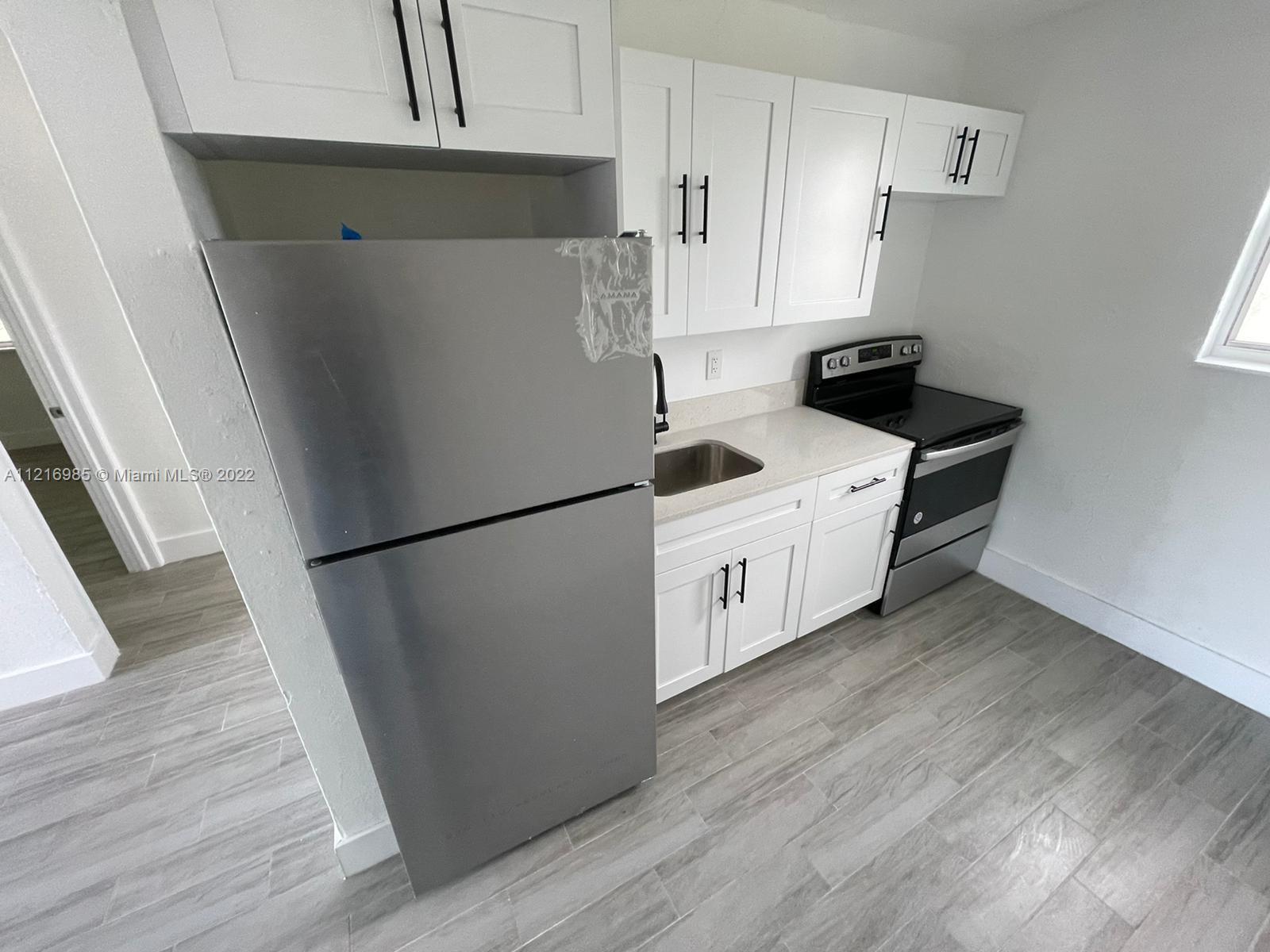 ONLY $1000 DEPOSIT! Excellent Unit!! S/S Appliances, Title floors, Rapid Approval.