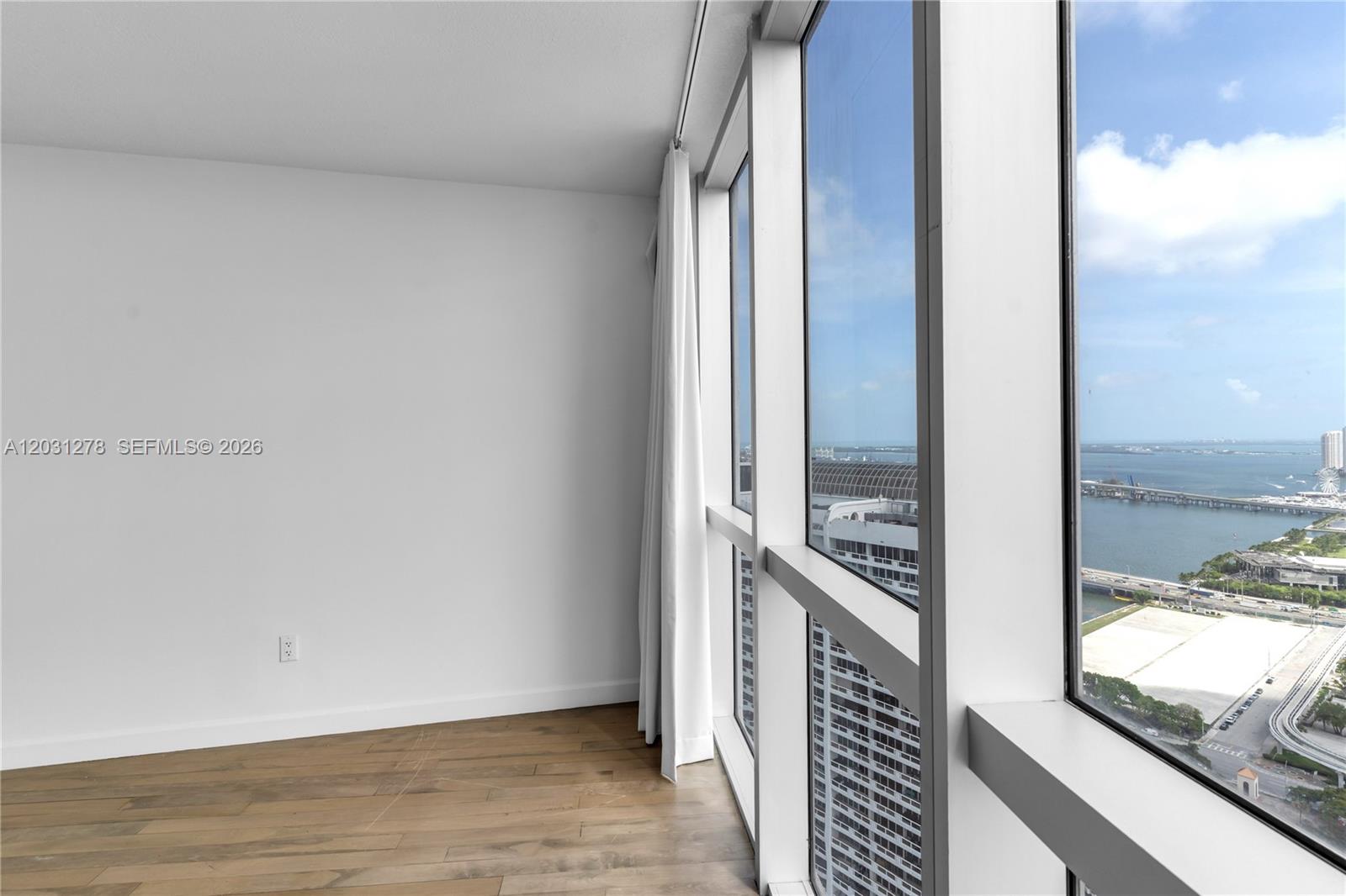 OPERA TOWER CONDO - Residential