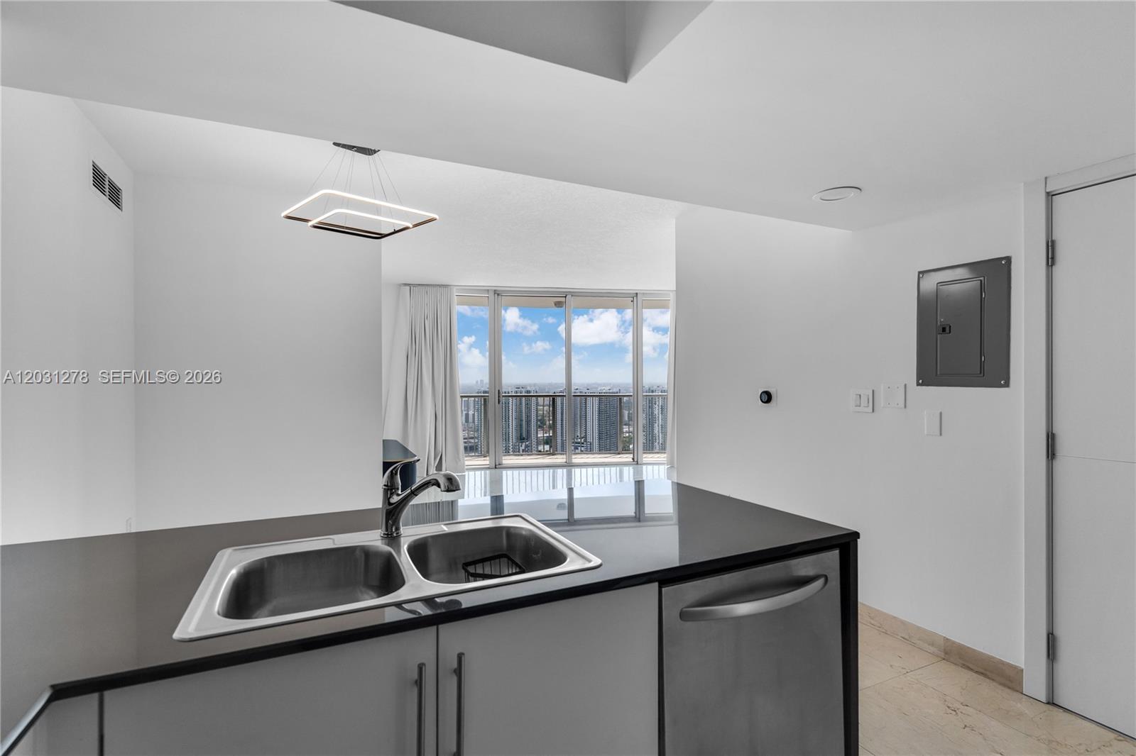 OPERA TOWER CONDO - Residential