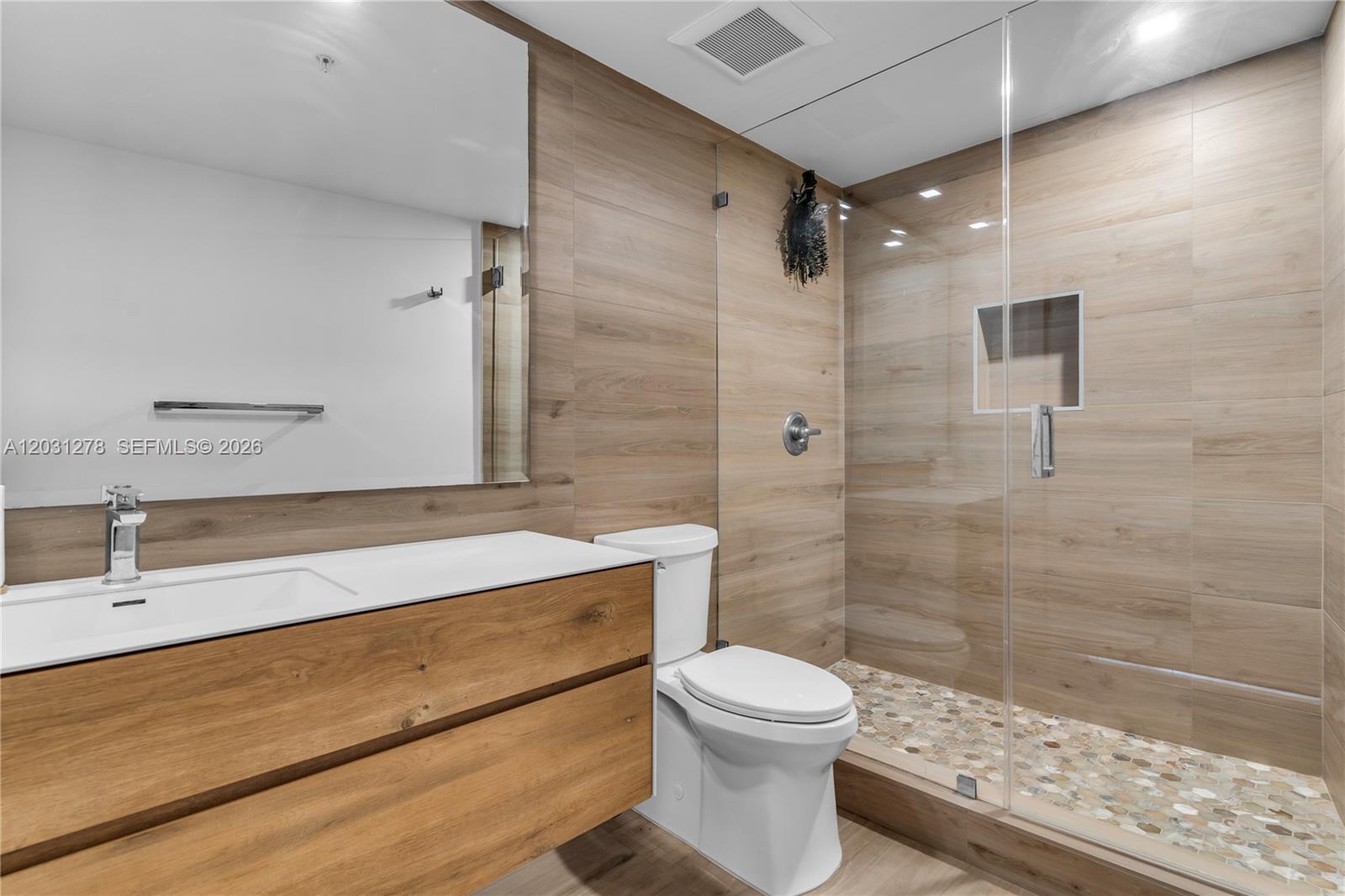 OPERA TOWER CONDO - Residential