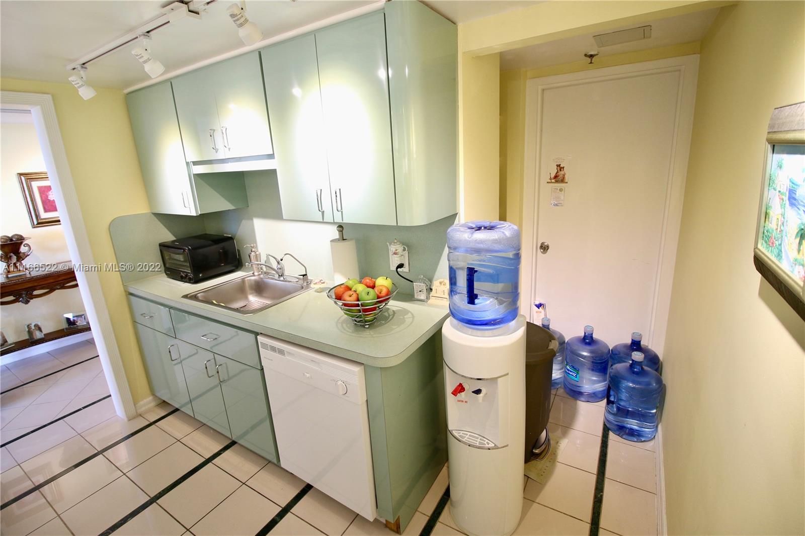 KING COLE CONDO - Residential Lease