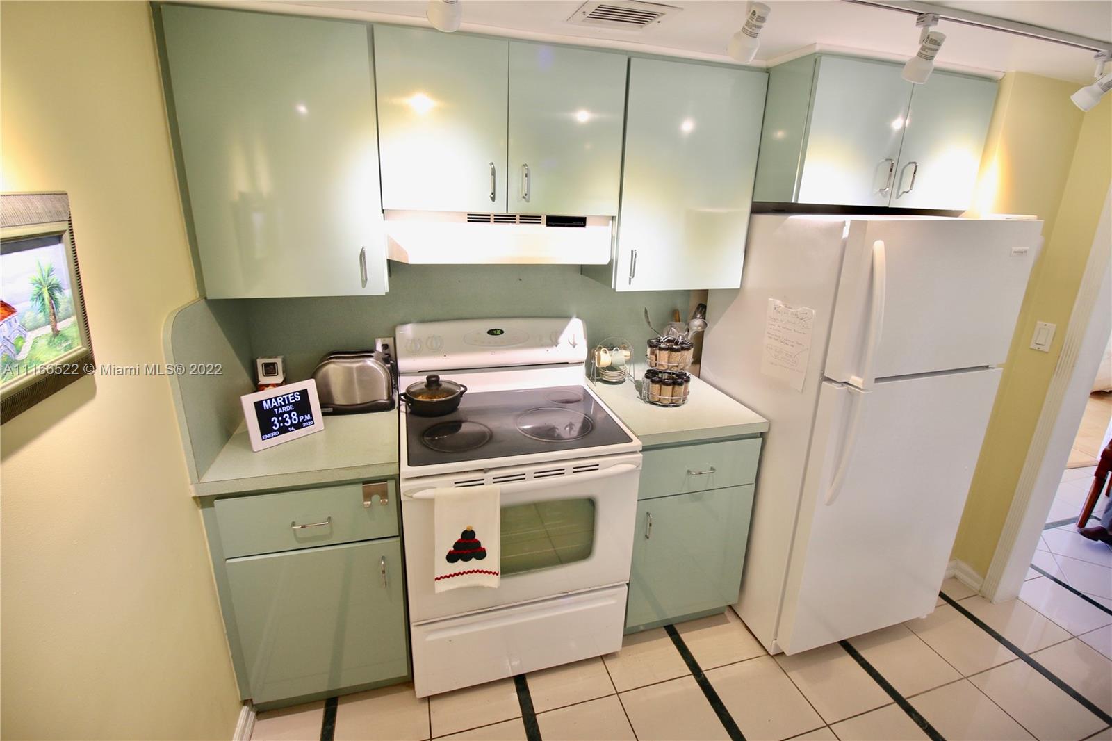 KING COLE CONDO - Residential Lease
