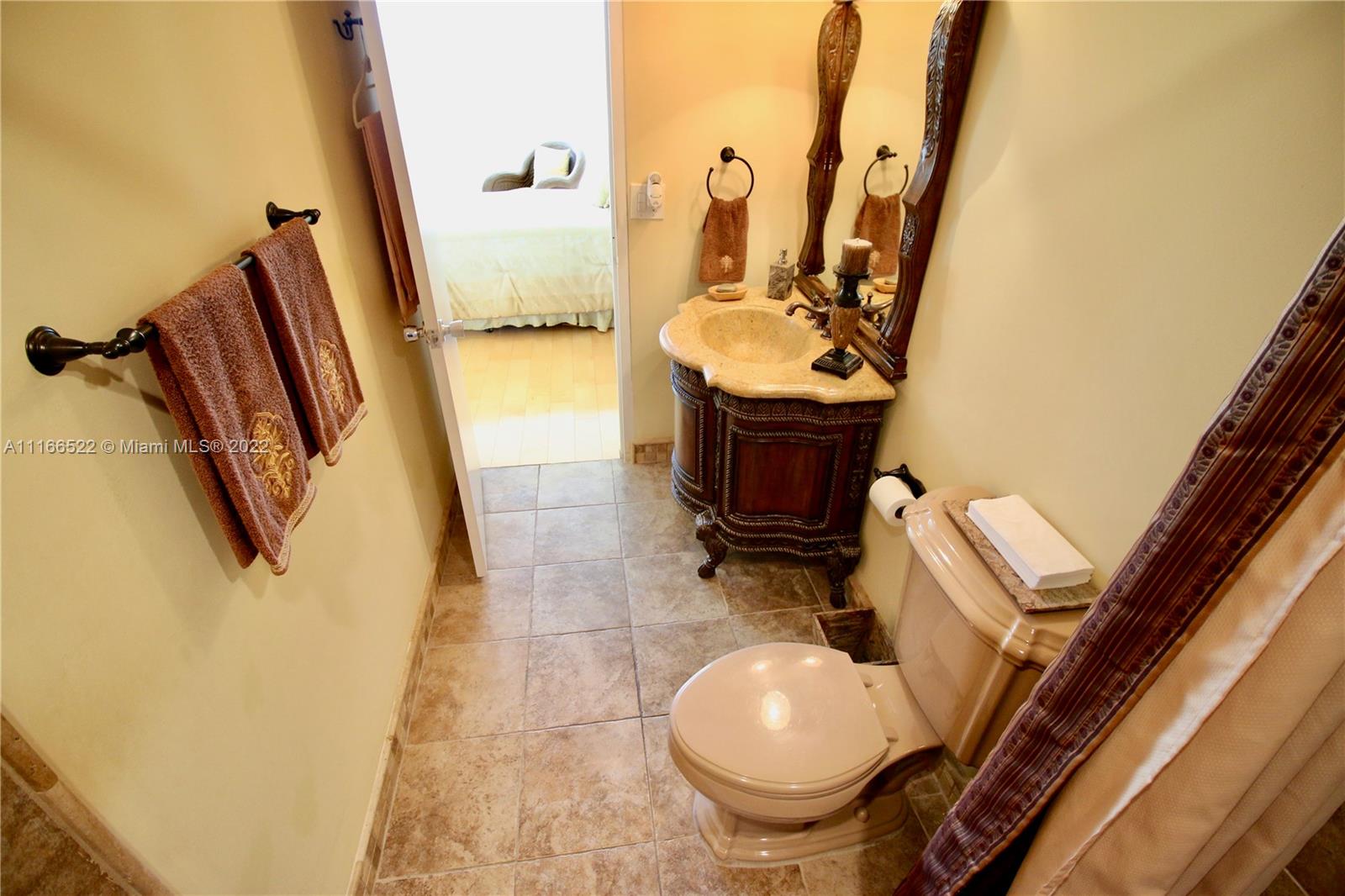 KING COLE CONDO - Residential Lease