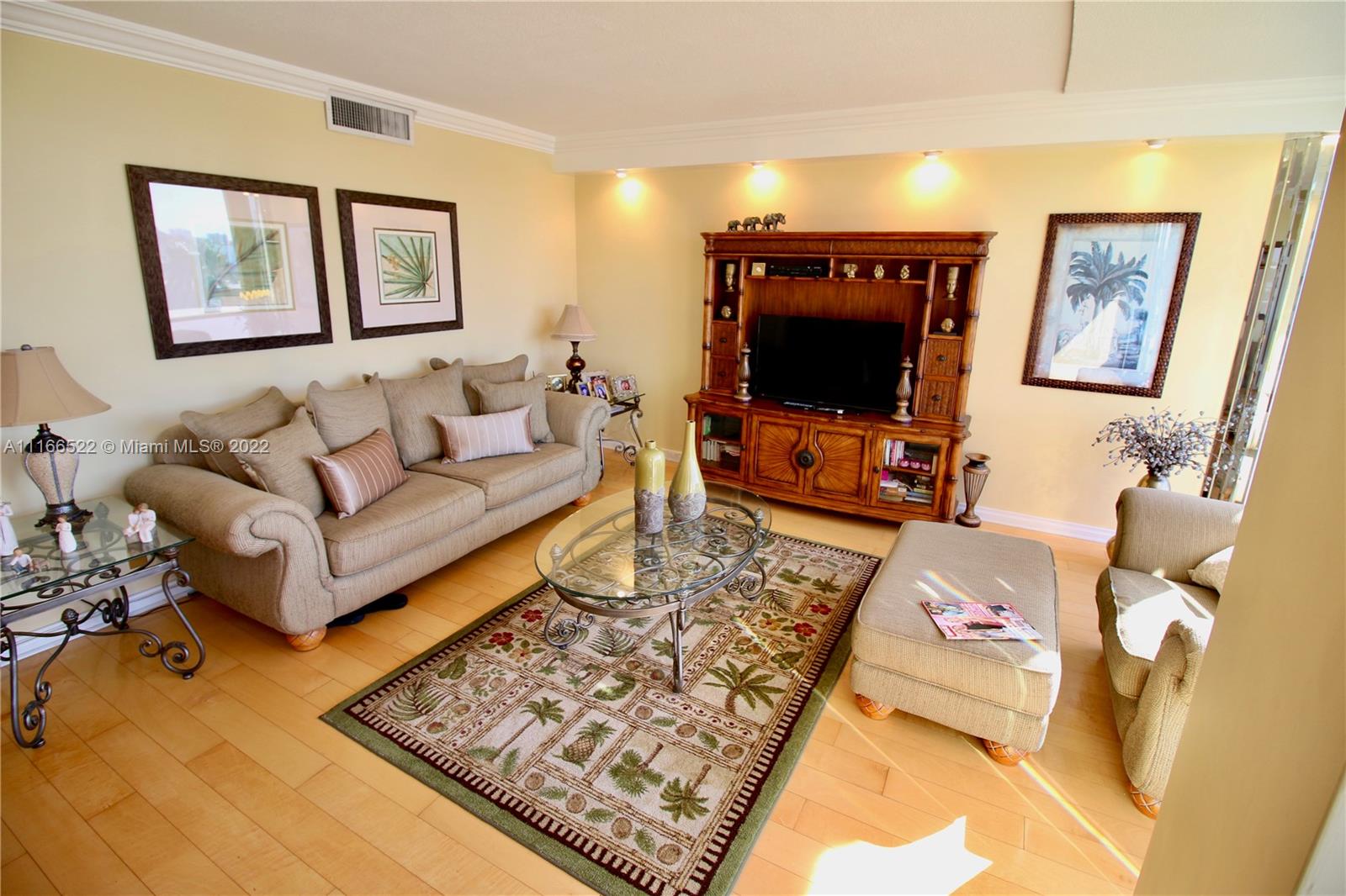 KING COLE CONDO - Residential Lease