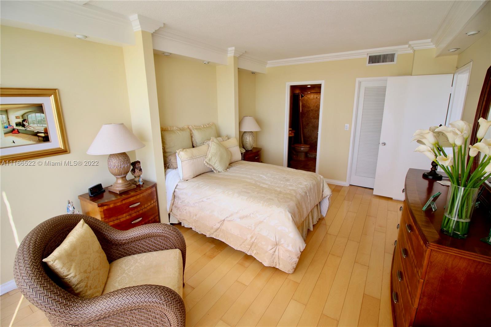 KING COLE CONDO - Residential Lease