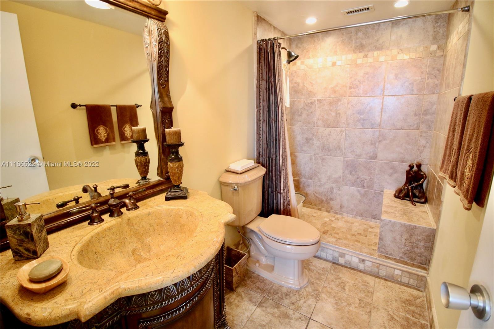 KING COLE CONDO - Residential Lease