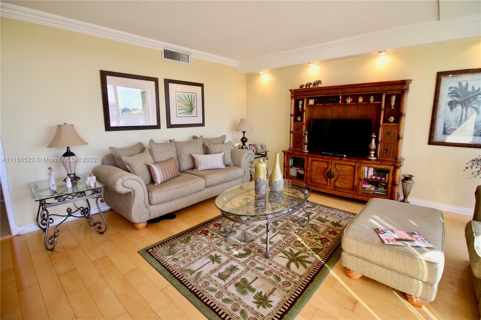 KING COLE CONDO - Residential Lease