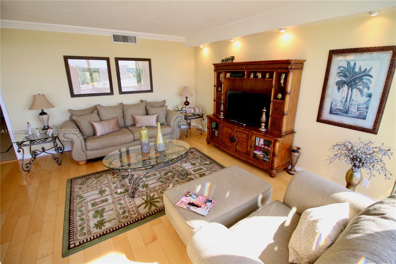 KING COLE CONDO - Residential Lease