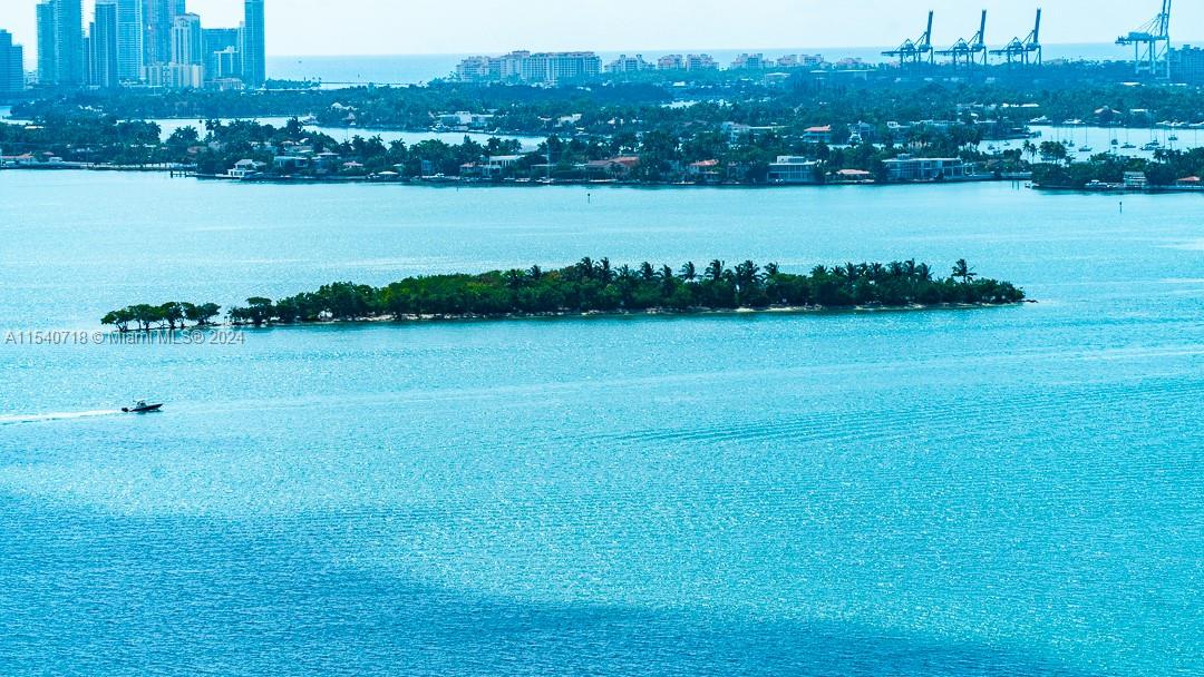 PARAISO BAY CONDO - Residential Lease