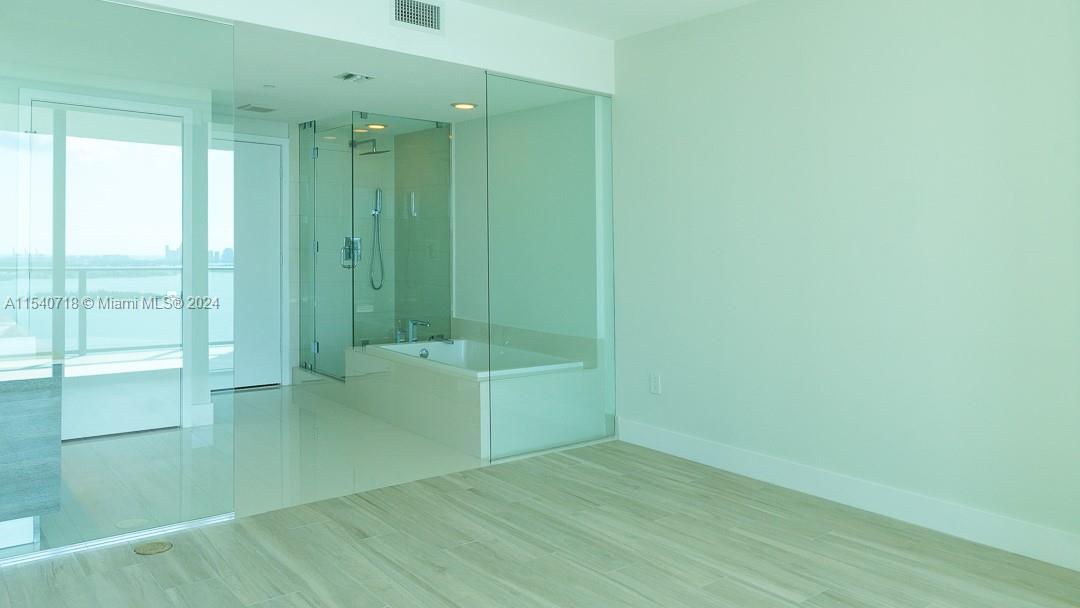PARAISO BAY CONDO - Residential Lease