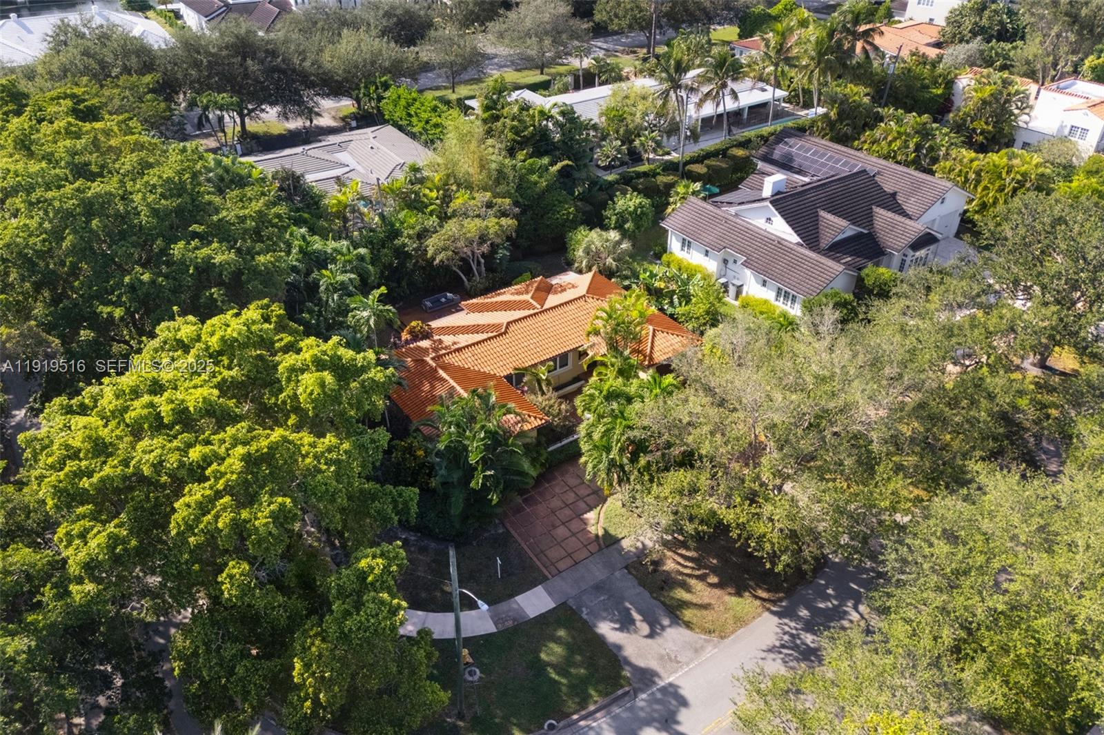 CORAL GABLES RIVIERA SEC - Residential