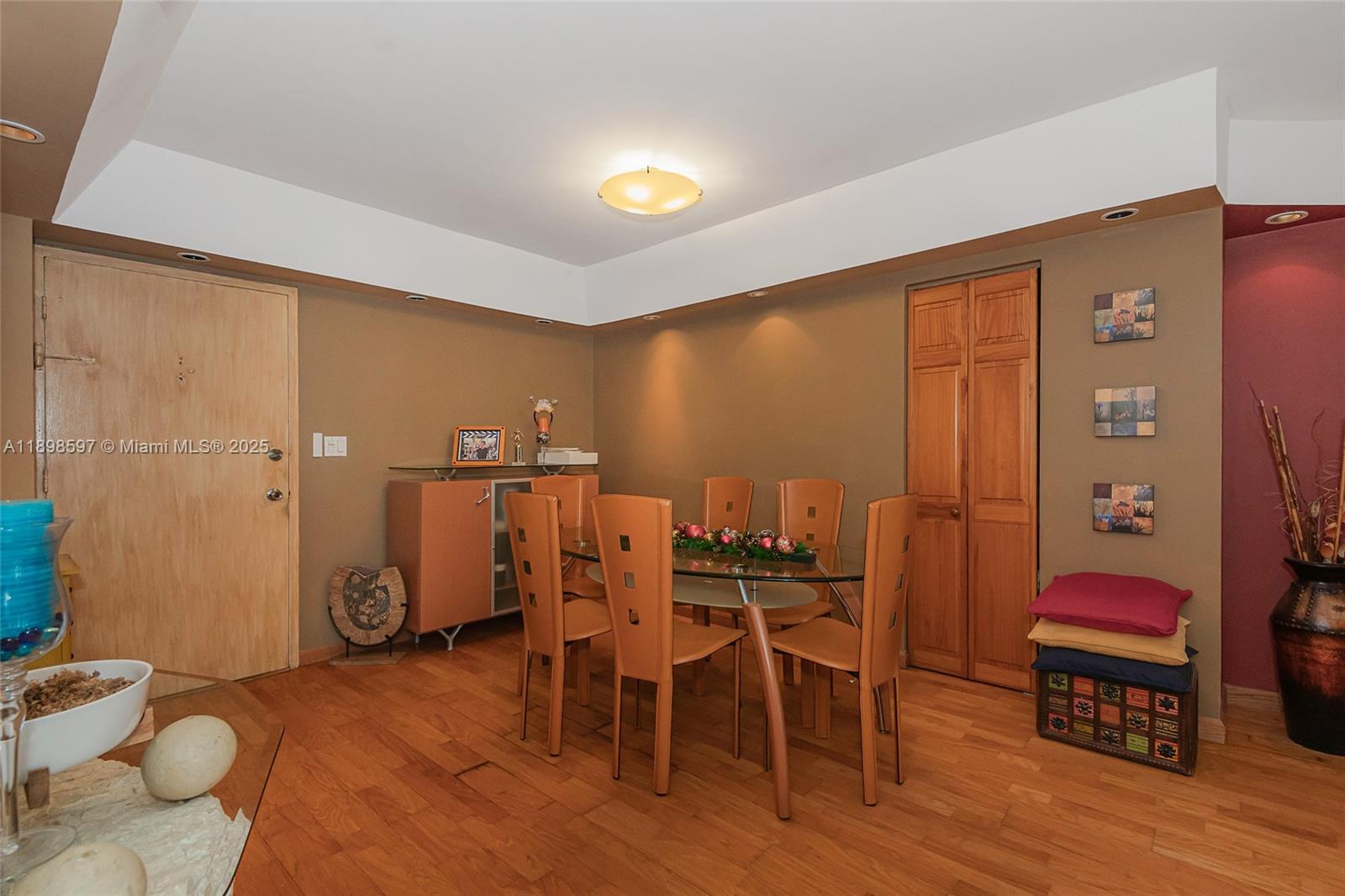 KENNEDY HOUSE CONDO - Residential
