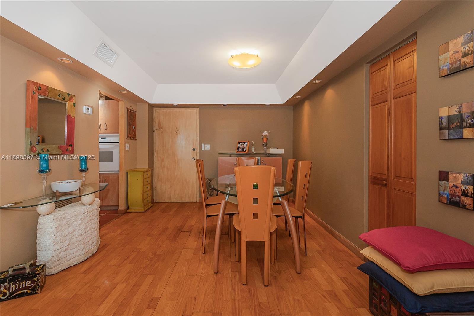 KENNEDY HOUSE CONDO - Residential