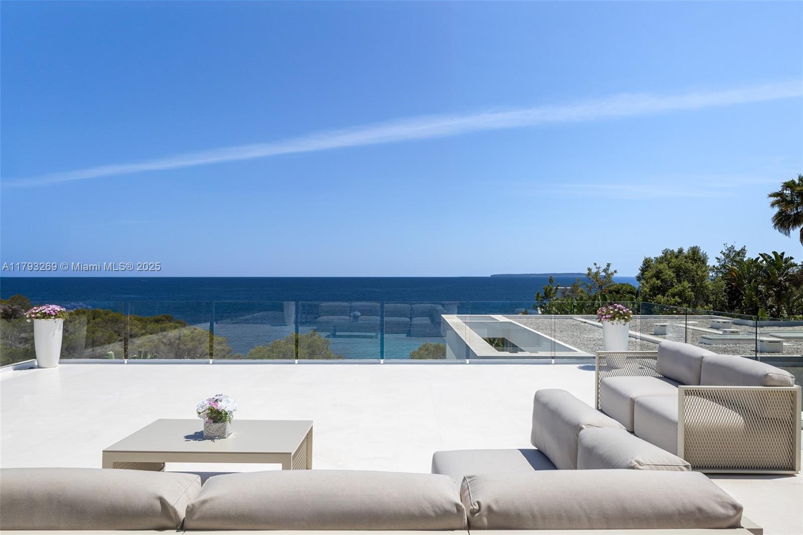 Villa La Cinq - Residential