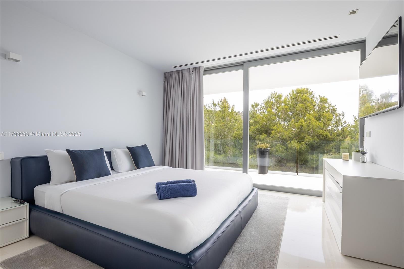 Villa La Cinq - Residential