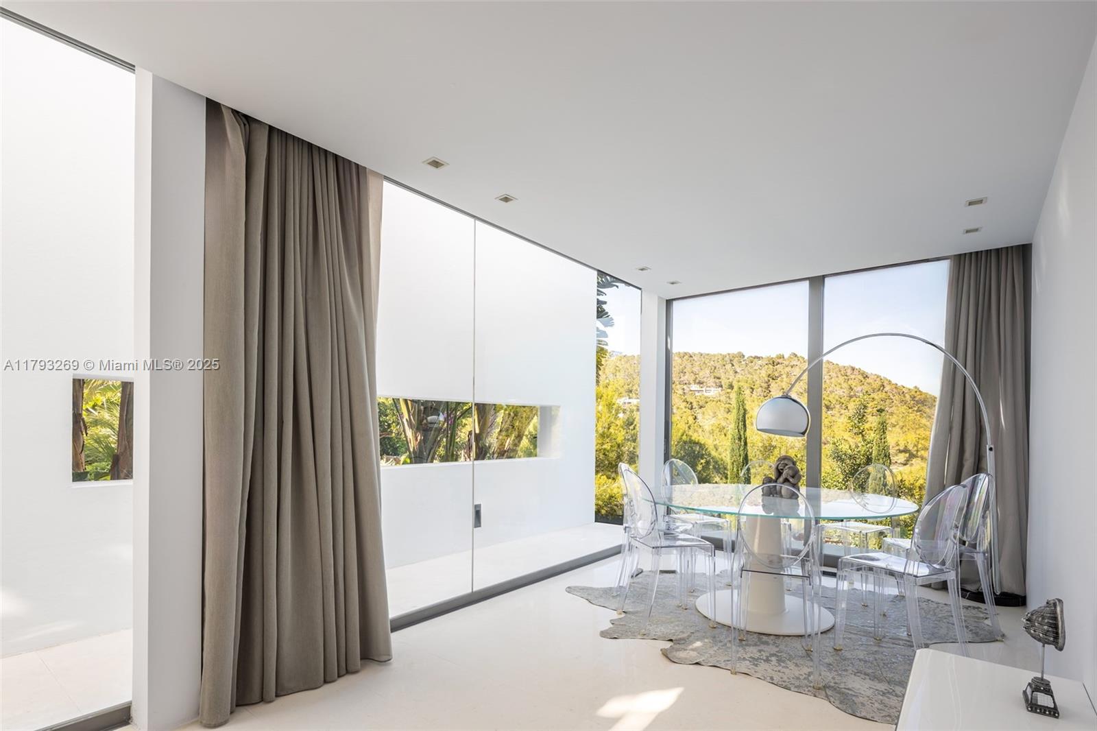 Villa La Cinq - Residential