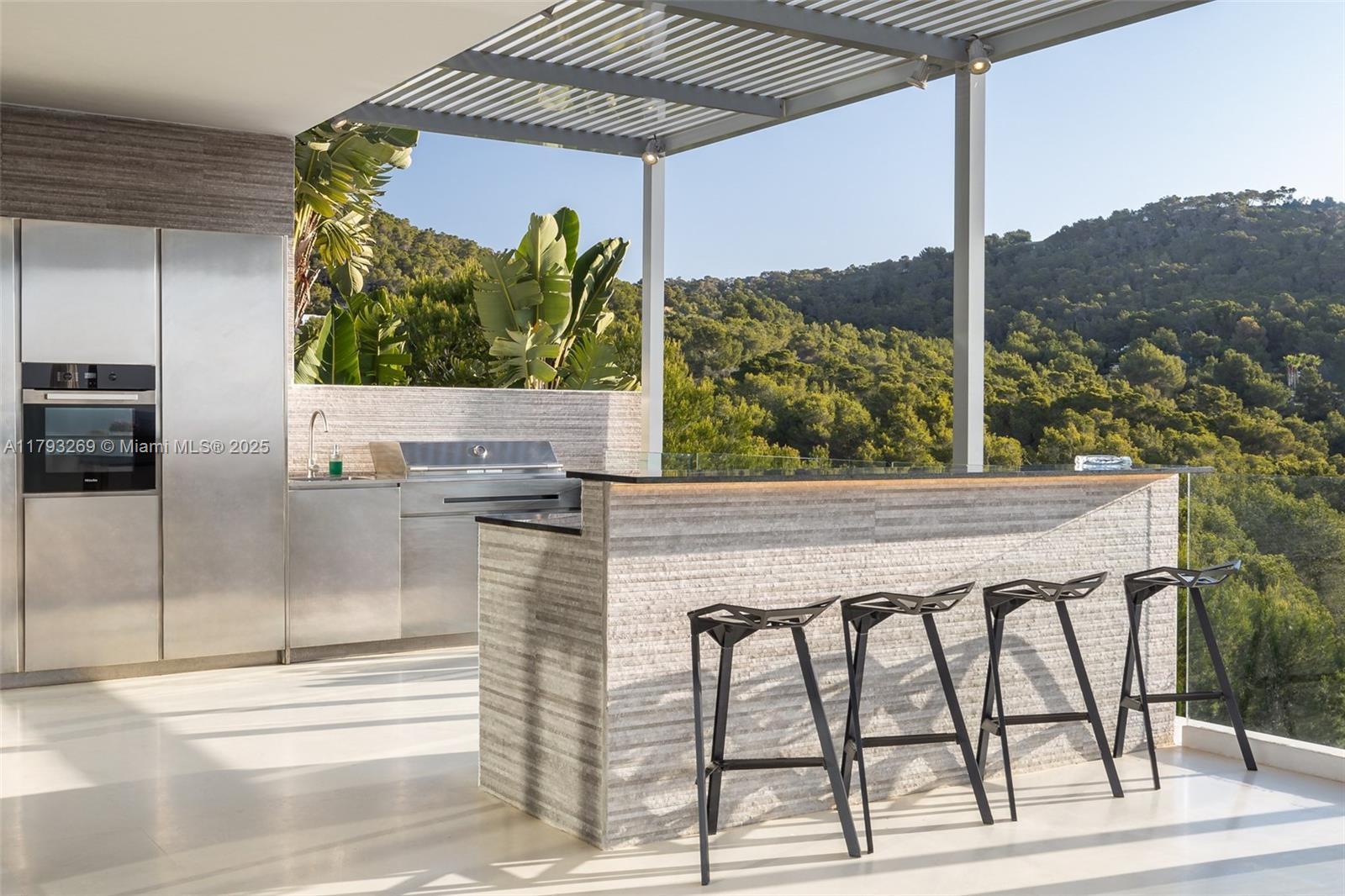 Villa La Cinq - Residential