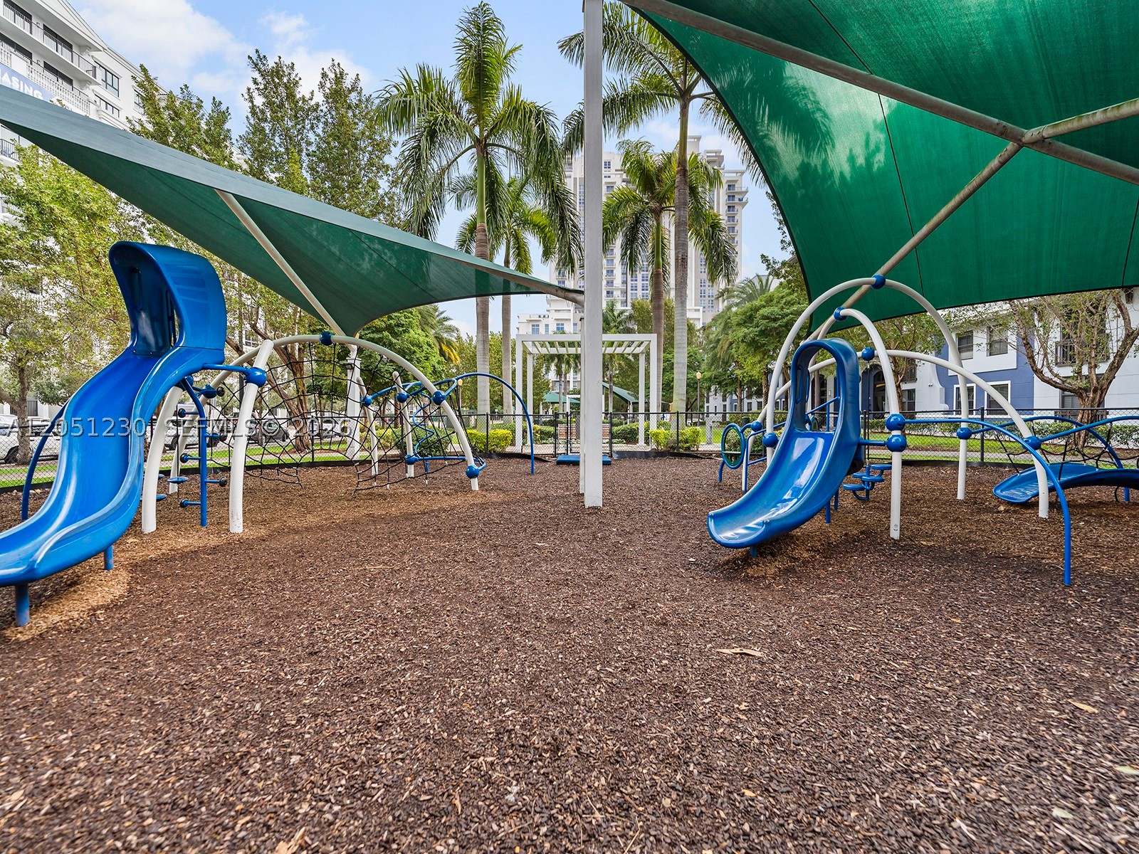 COLONNADE AT DADELAND SE - Residential