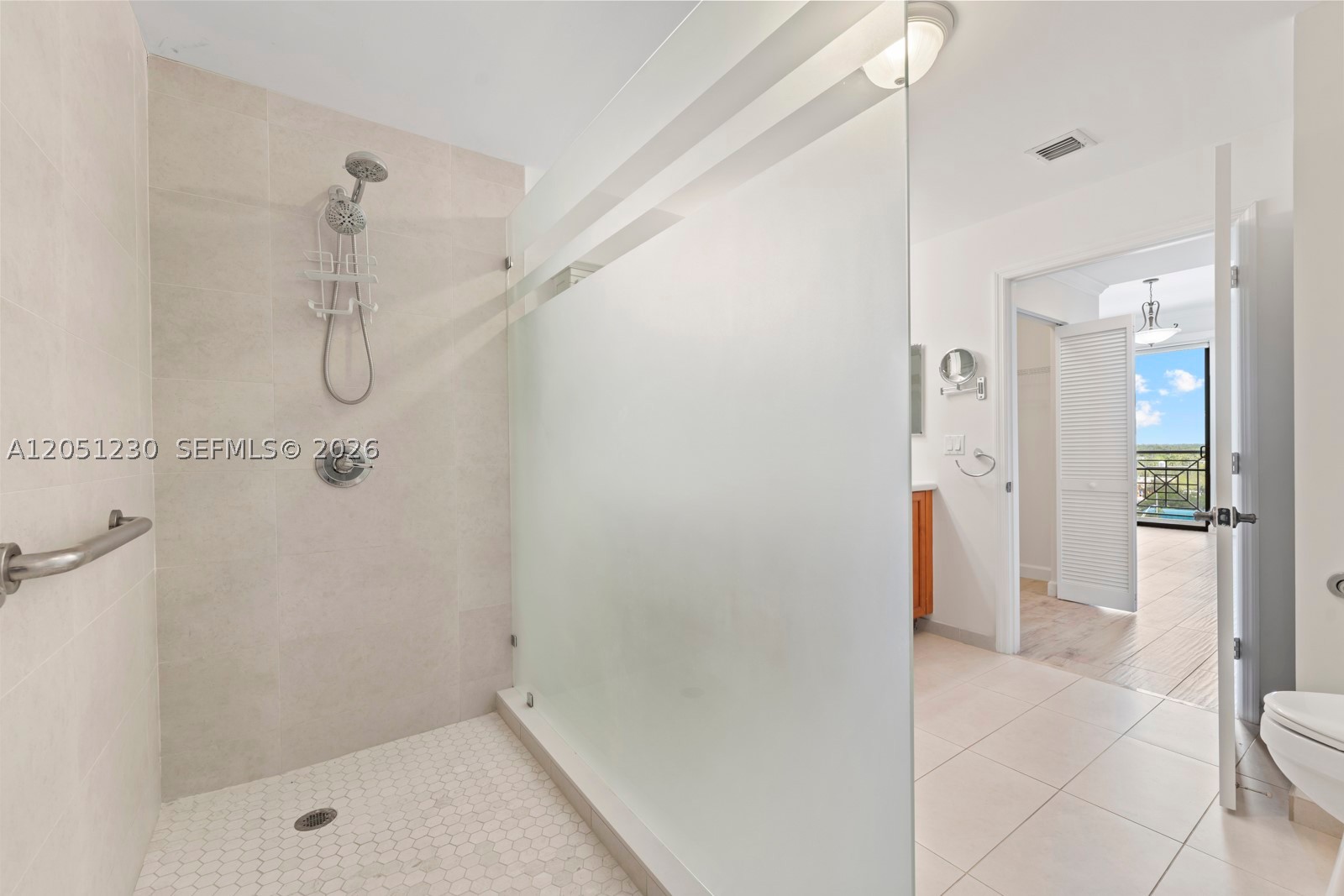 COLONNADE AT DADELAND SE - Residential