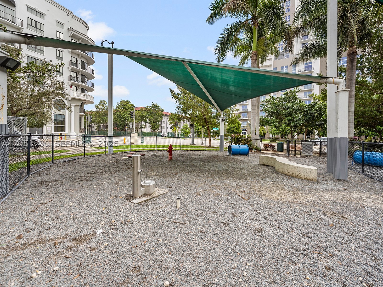 COLONNADE AT DADELAND SE - Residential