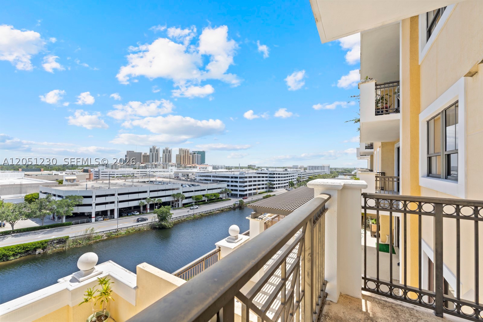 COLONNADE AT DADELAND SE - Residential