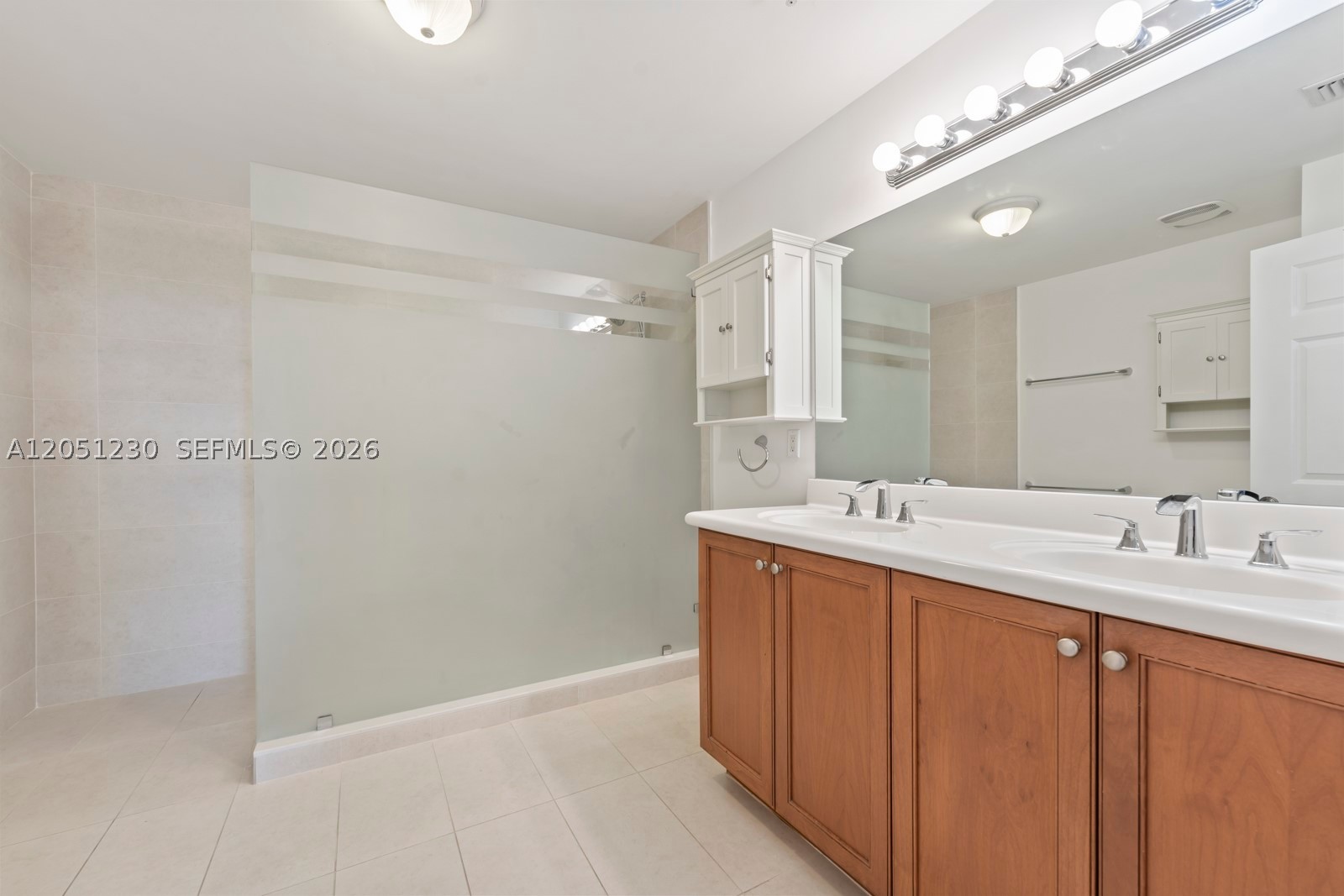 COLONNADE AT DADELAND SE - Residential