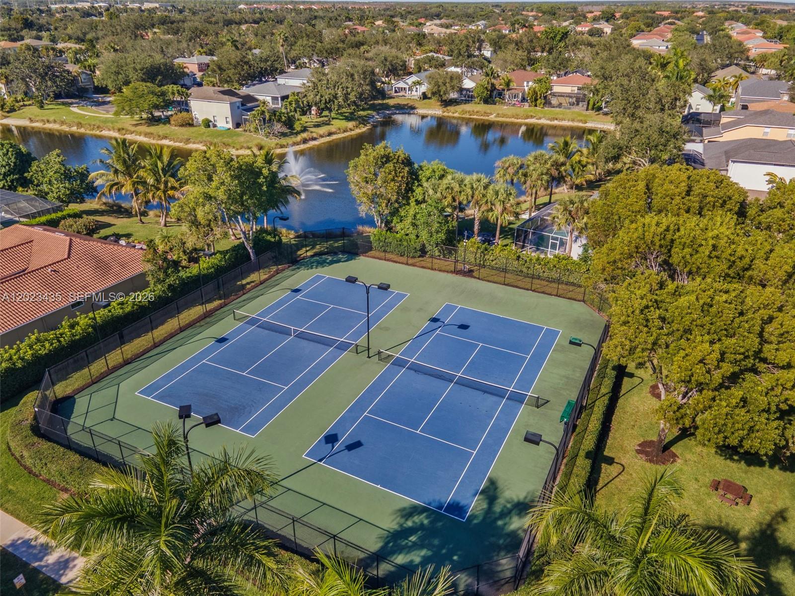 INDIGO LAKES - Residential