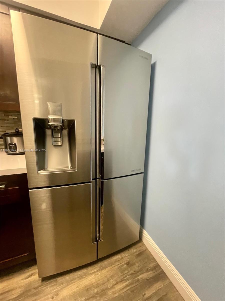INTERNATIONAL PARK CONDO - Residential