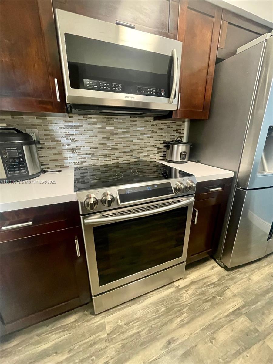 INTERNATIONAL PARK CONDO - Residential