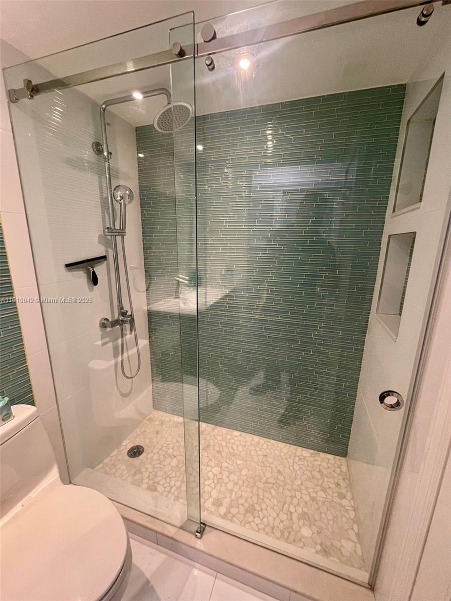 INTERNATIONAL PARK CONDO - Residential