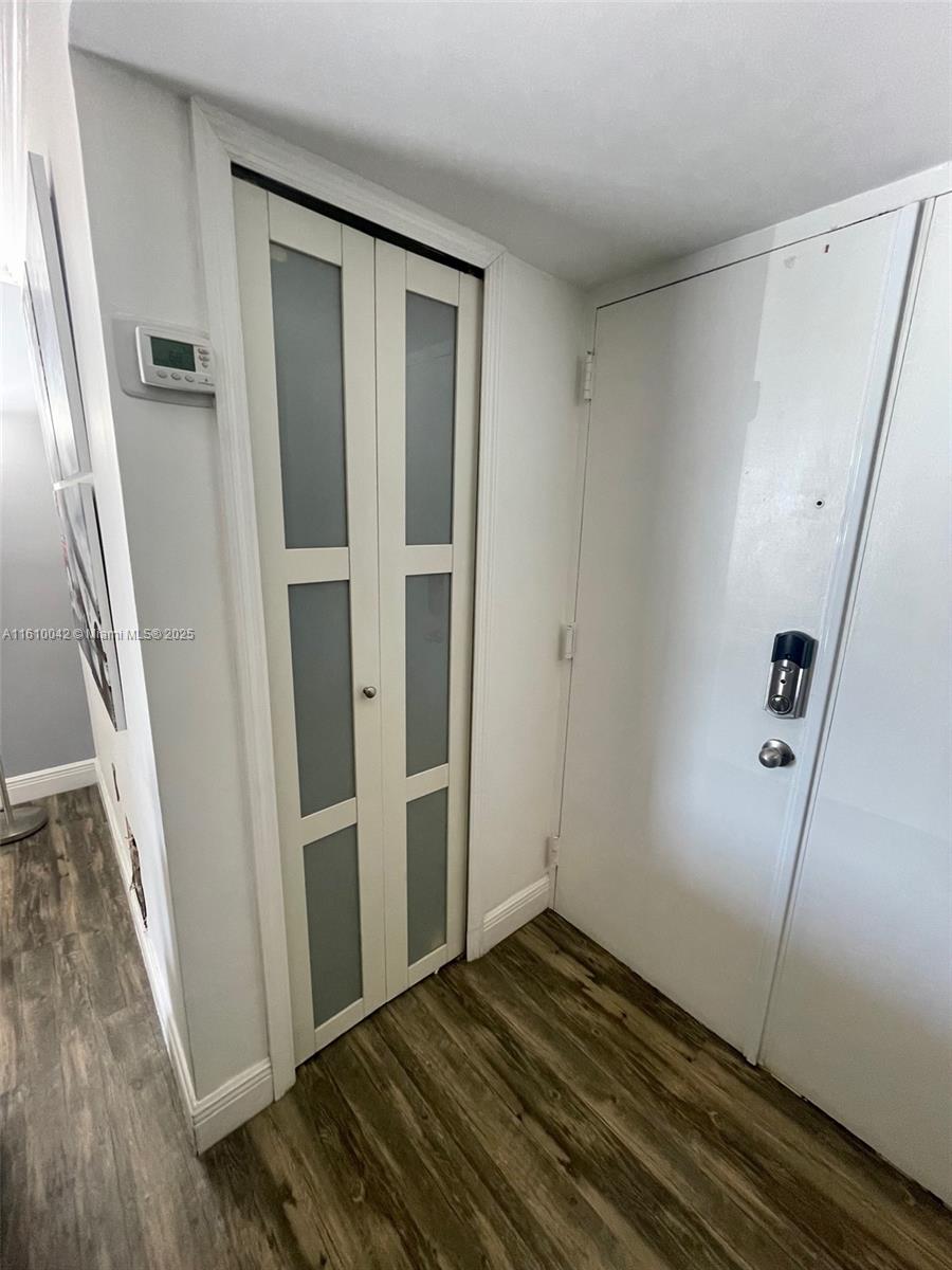 INTERNATIONAL PARK CONDO - Residential