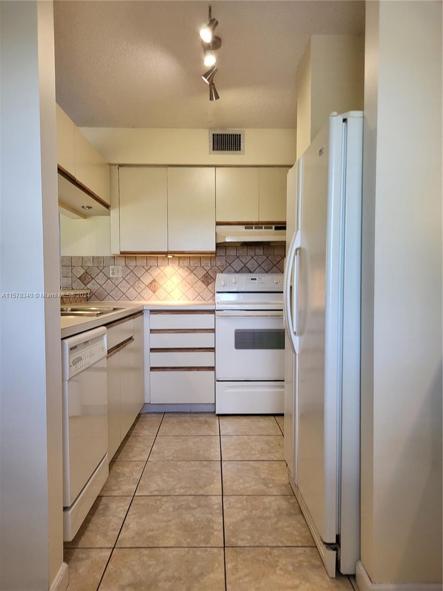 EAGLE NEST CONDO - Residential
