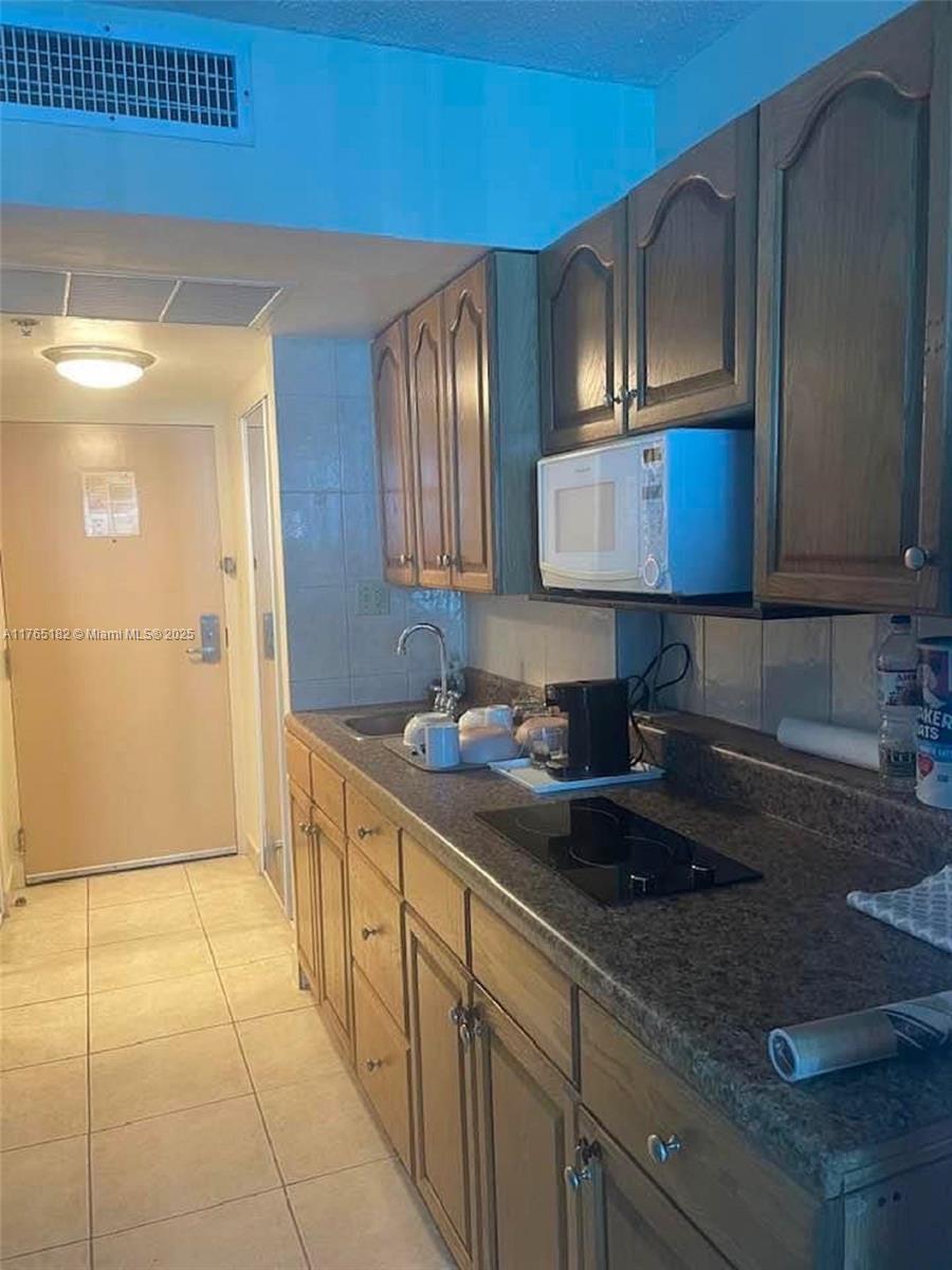 THE AVENTURA BEACH CLUB C - Residential