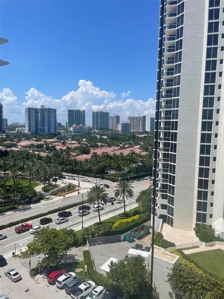 THE AVENTURA BEACH CLUB C - Residential