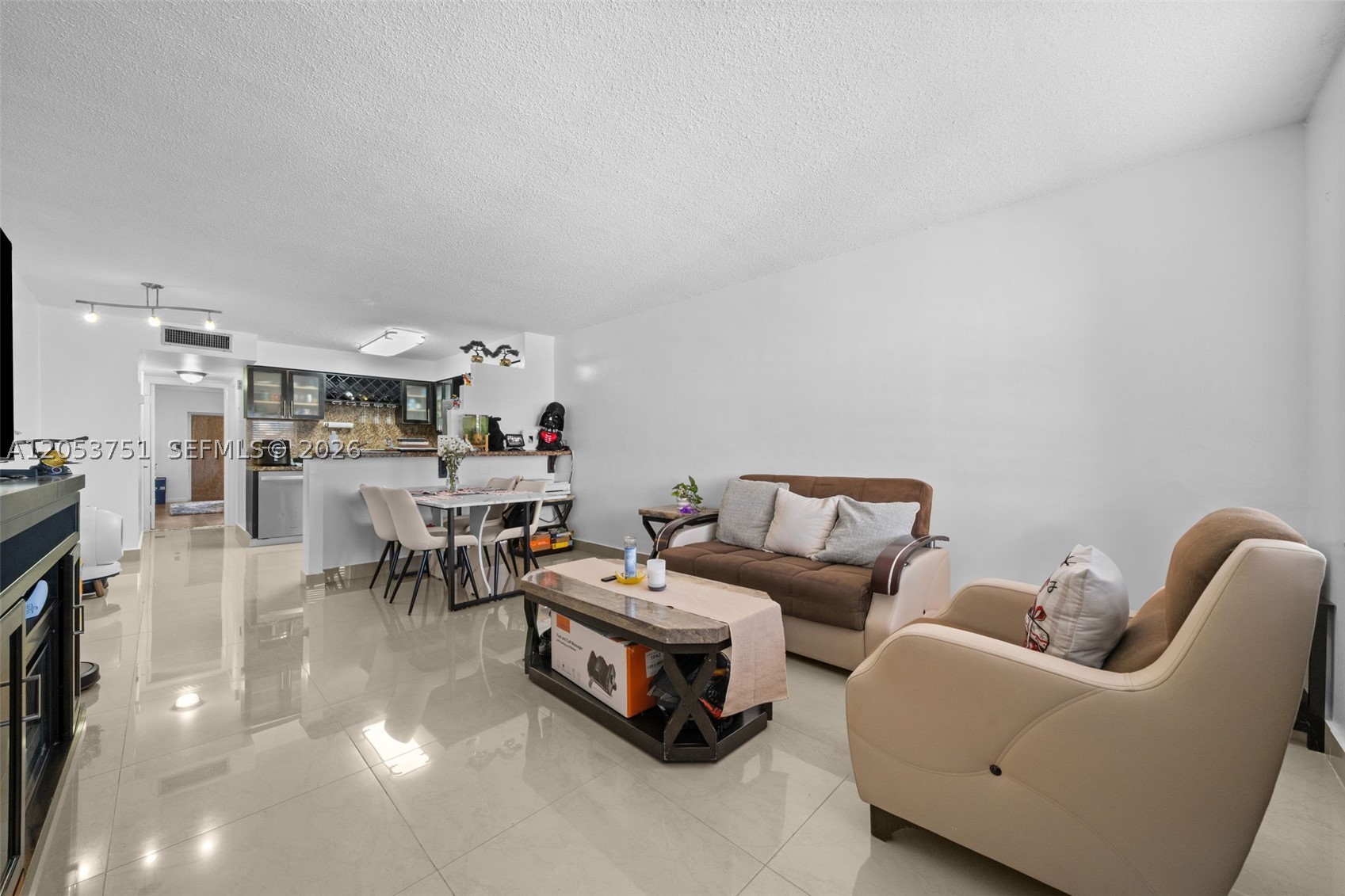 THE CASTILLE CONDO - Residential Lease