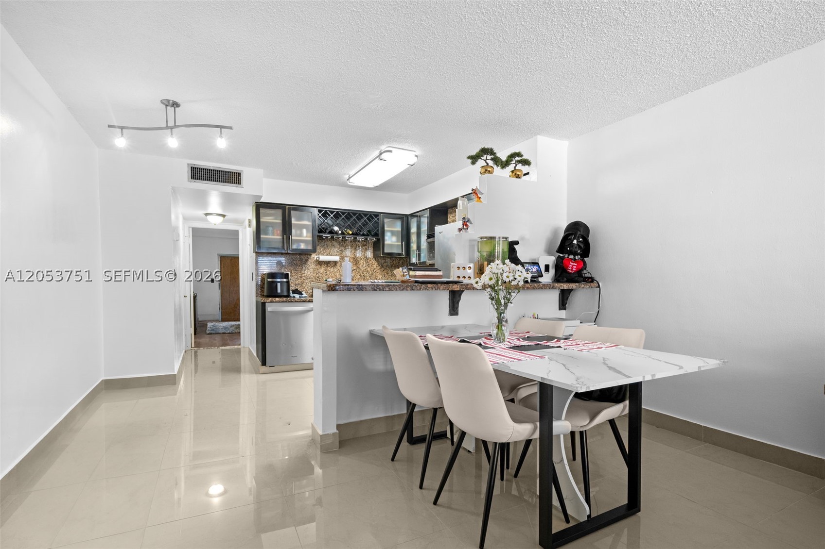 THE CASTILLE CONDO - Residential Lease