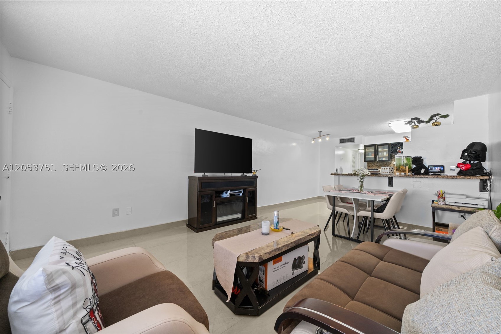 THE CASTILLE CONDO - Residential Lease