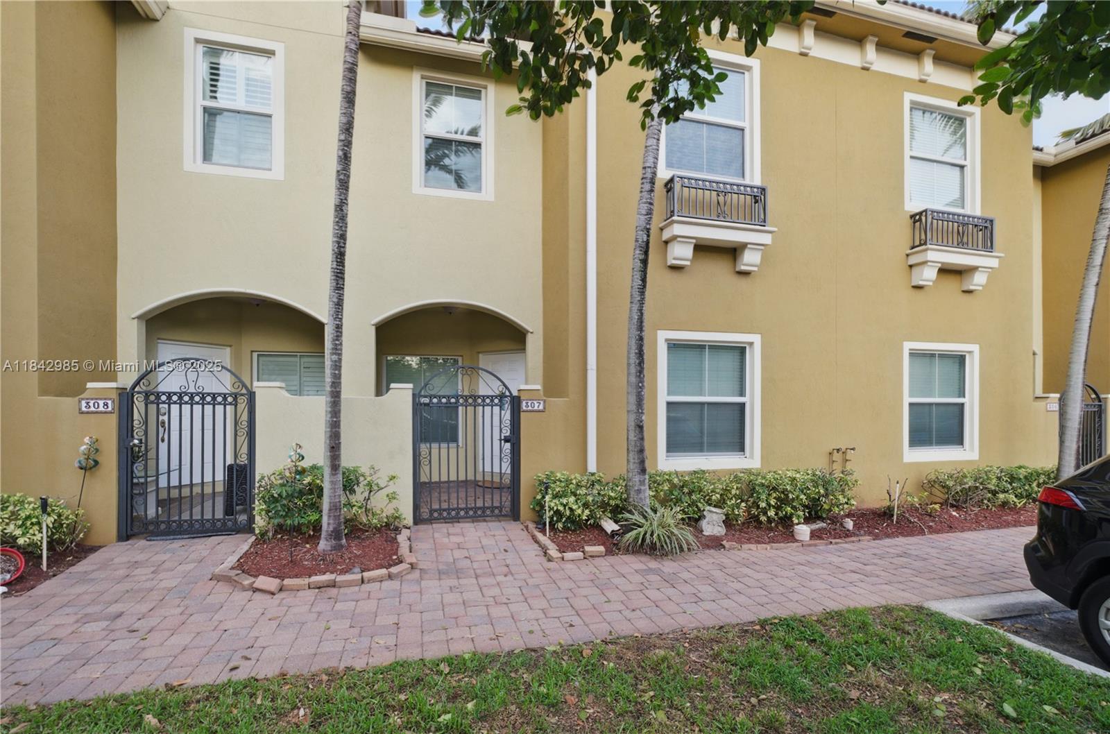 TUSCAN VILLAS CONDO - Residential