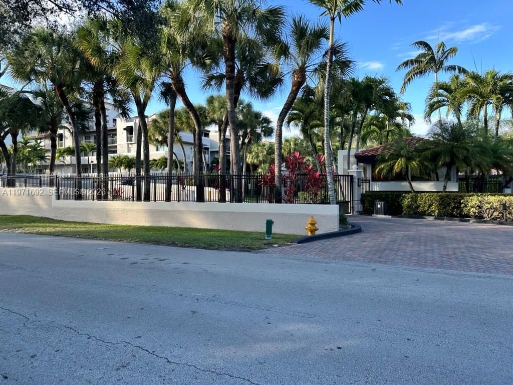 PALM CREST VILLAS CONDO - Residential