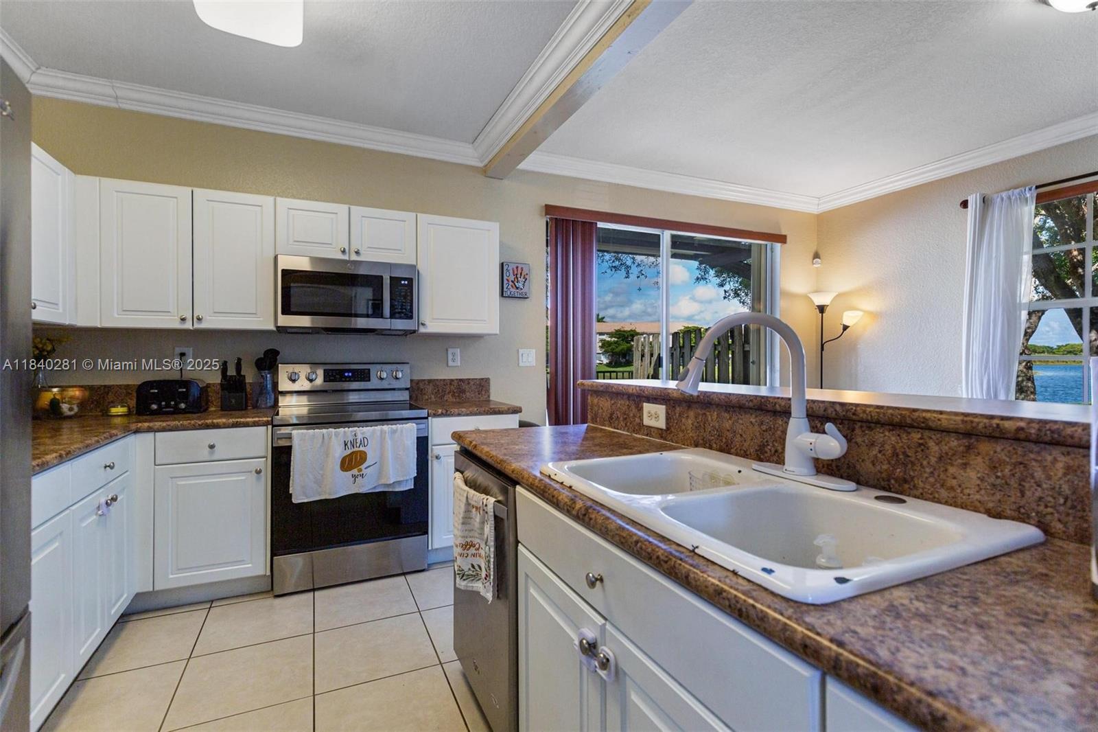 THE SHORES CONDO NO 1 - Residential
