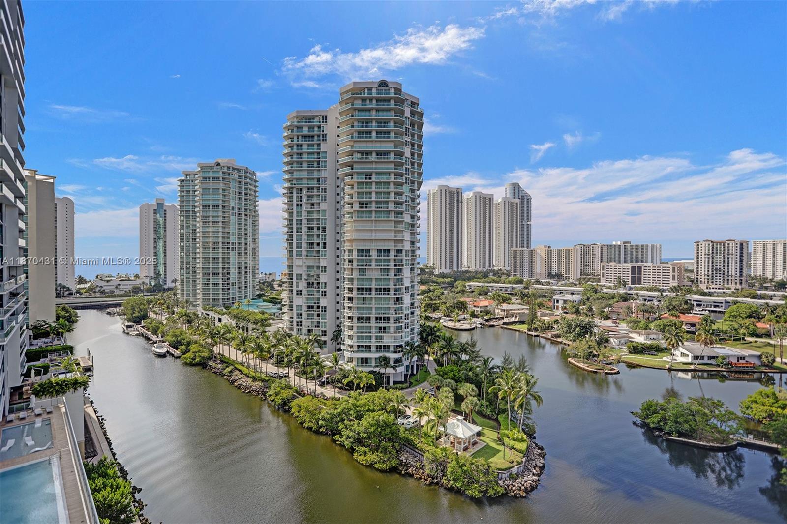 PARQUE TOWERS CONDO - Residential