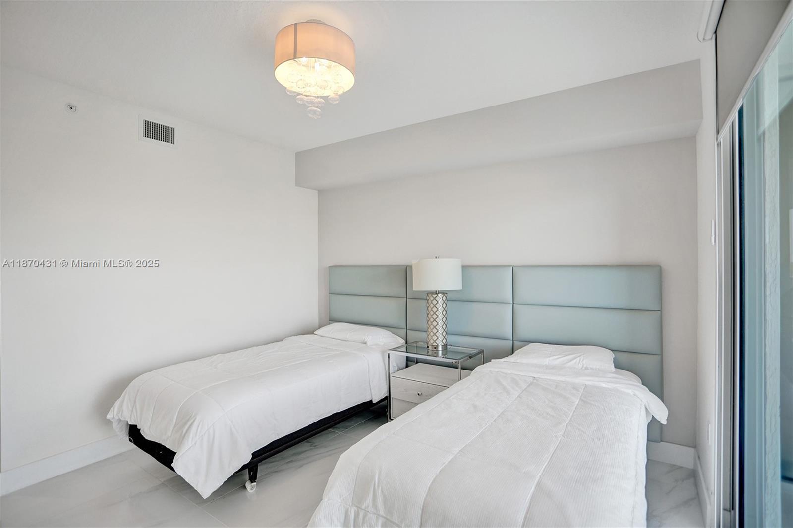 PARQUE TOWERS CONDO - Residential