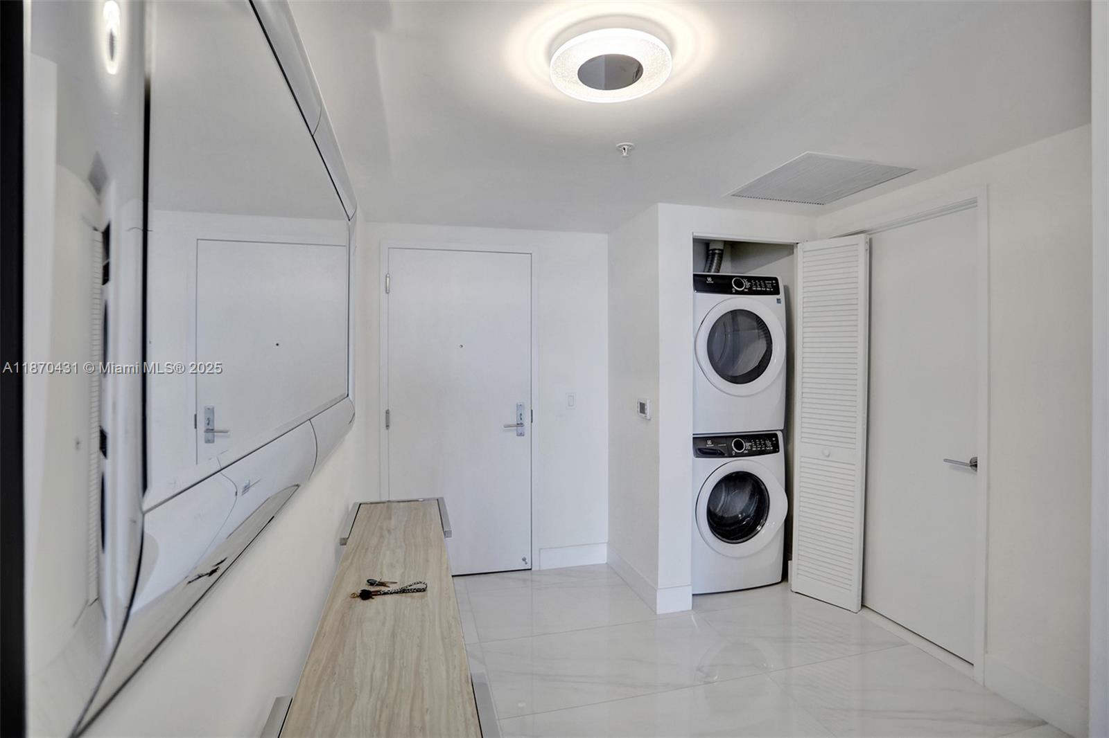 PARQUE TOWERS CONDO - Residential
