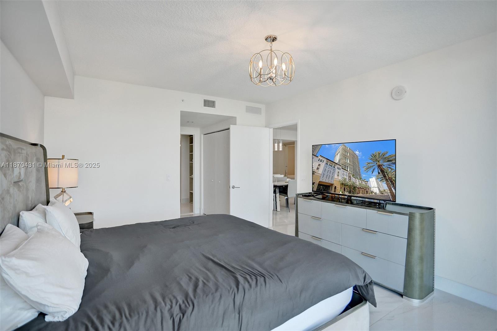 PARQUE TOWERS CONDO - Residential